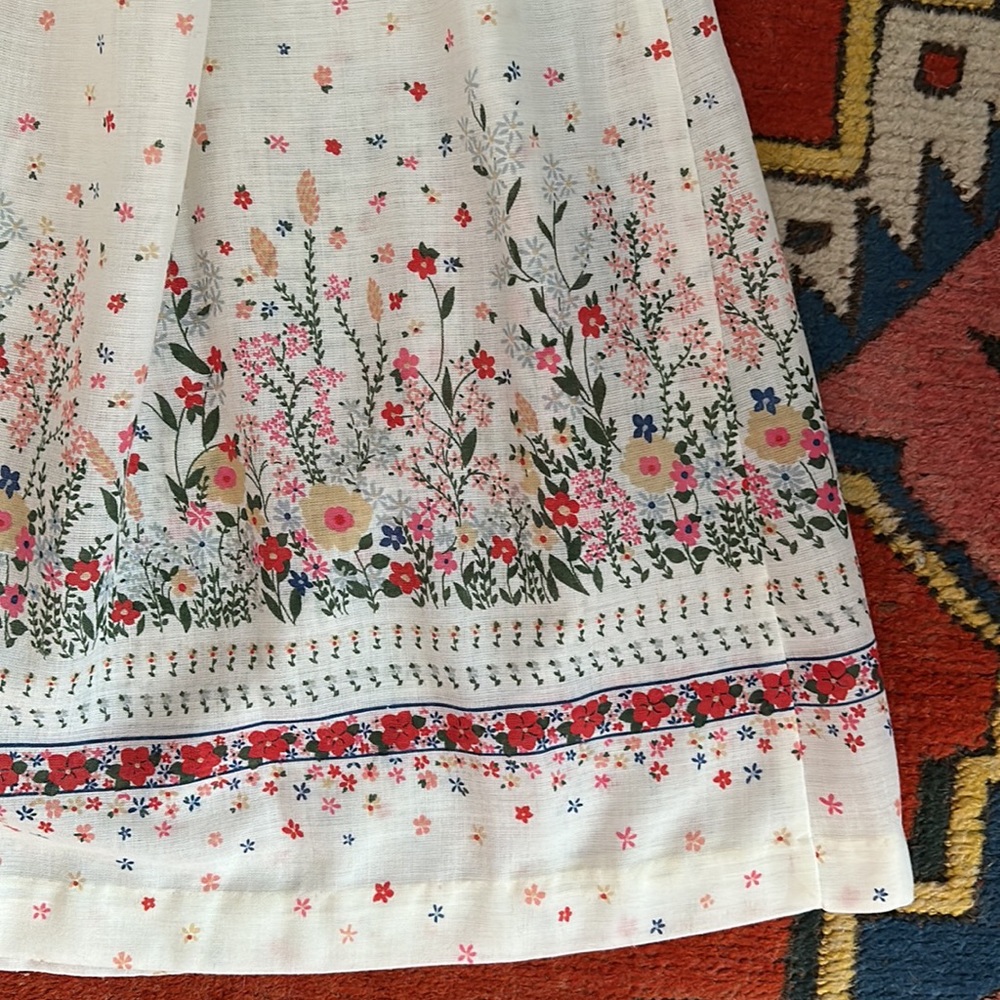 🌸 Vintage Floral Print Skirt 🌼 - Picture 2 of 4